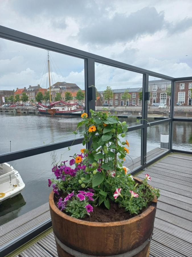 Boutique Hotel De Oude Veste Hellevoetsluis Exteriér fotografie